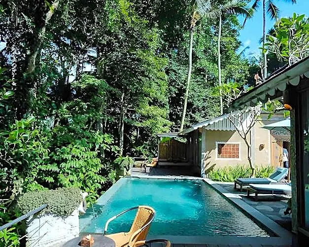 Pramana Giri Kusuma 4* テガララン