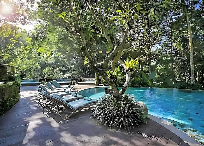 ホテル Pramana Giri Kusuma テガララン