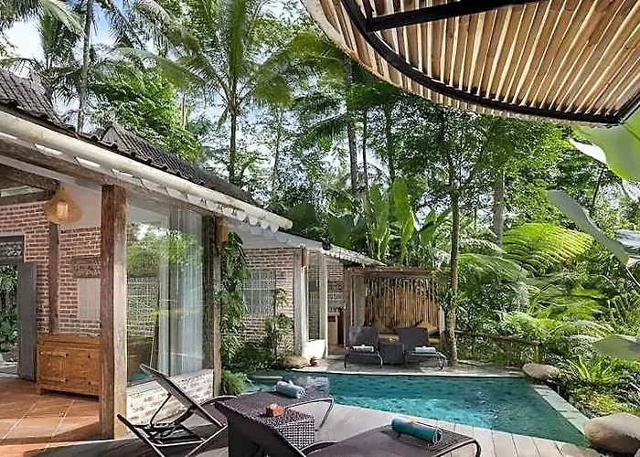 Pramana Giri Kusuma ホテル 4*