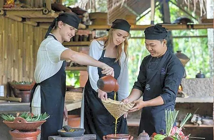 ホテル Pramana Giri Kusuma テガララン