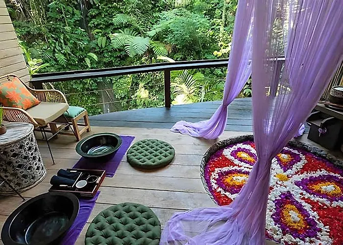Pramana Giri Kusuma 4* テガララン